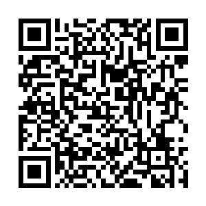 这个学校里只有我办公室那张桌子和椅子是学校的二维码生成