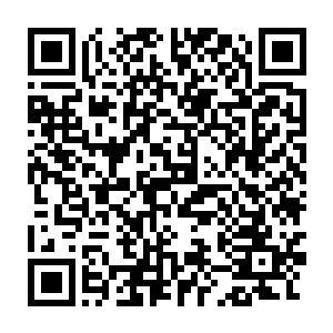 这个时候我注意到衣衫不整的韩天秦的脖子处外露着一个小小的玉观音二维码生成