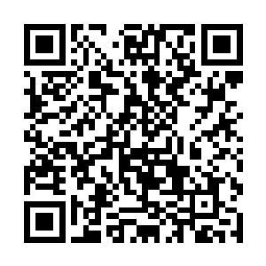 这人三绝卷的书页材质也不知道到底是什么玩意做的二维码生成