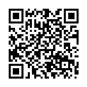 这位身材矮小的警察就如每个人都欠他钱一般二维码生成