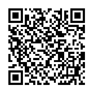 这家伙放着一堆美国战俘继续在普特利岛上唱红歌二维码生成