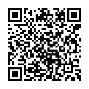 这时候拐角处一辆黑色的汽车突然向他冲了过来二维码生成