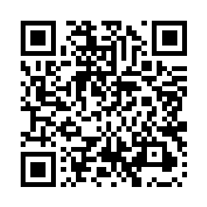 这时候雅文和张璐涵坐在书桌前的椅子上二维码生成