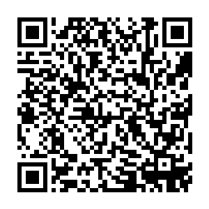 这是不慌不忙的从道具箱里面将准备好的家伙……一把重型狙击枪取了出来二维码生成