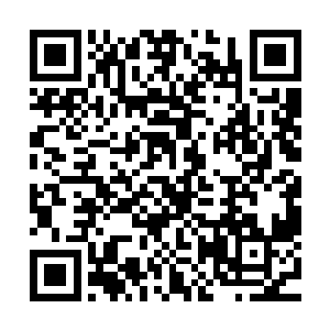 这是我伯父有一次随着他们的军团长参加一次军团长的会议时二维码生成