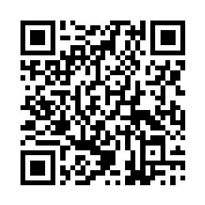 这株望月珍珠花旁边是一个不大的凉亭二维码生成