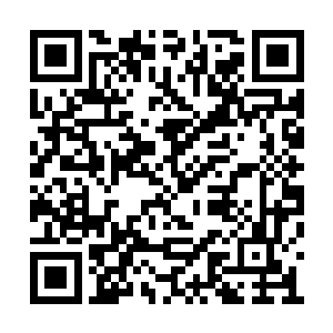 这黑厮说完提起斧头就要往投降的官军头上砍去二维码生成