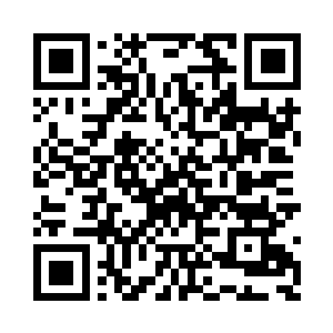 进入大雄宝殿才发现是一寺僧正在殿内诵经二维码生成