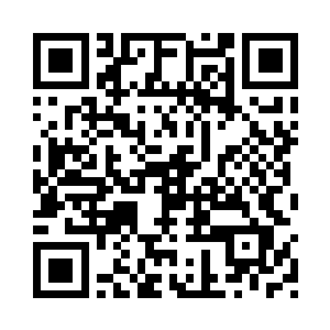 进来的人和丁墨飞差不多大的岁数二维码生成