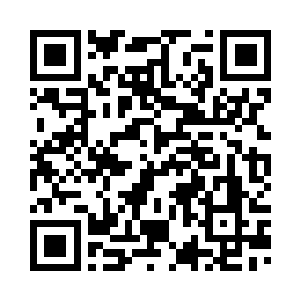 远处有人指着那如意古堡上的旗子二维码生成