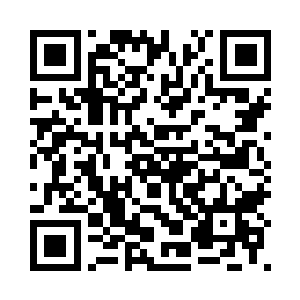 远远看到阮软站在湘竹饭店的门旁二维码生成