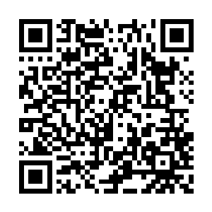 连俢肆就蹙着眉头快如闪电的把右手给抽了回去二维码生成