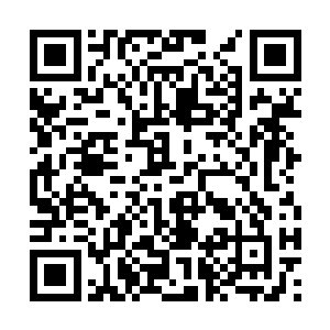 连绵的攻势被红三刀反手一记快刀给打断了一瞬间二维码生成