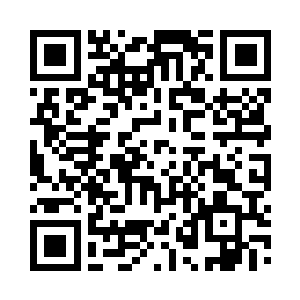 通过了考核的人三三两两的走出了考核场地二维码生成