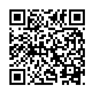 邢琳走到墙角找了一双粉se的拖鞋过来二维码生成