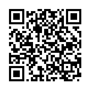 那一脸的笑容纯真完全符合她这个年纪二维码生成