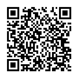 那两个光珠就如同两颗星球一般地向着他碾压而来二维码生成