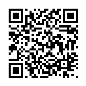 那两个巫鬼世家的传奇强者凌空飞着二维码生成