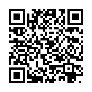 那两个村民快速的敲着门大声的喊道二维码生成