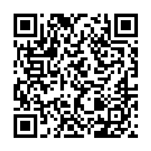 那个狙击手抱着沉重的巴雷特狙击枪是跑不过他的二维码生成