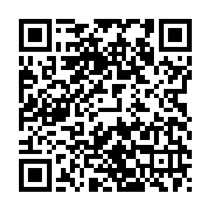 那么这个时候祁战歌倒真是被妻子一句话给问起了无限心思了二维码生成