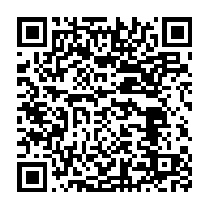 那些生化警察们还是认真的将四处蔓延的污水都小心的收集了起來二维码生成