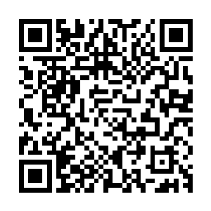 那些老人也是说着旧时候父亲和同辈分的那些叔叔伯伯们的糗事二维码生成