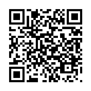 那双黑曜石般的眼眸里浮现一抹邪笑二维码生成