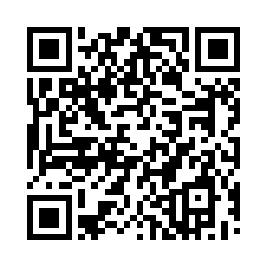 那名手持巨斧的大汉则是一副无所谓的样子二维码生成