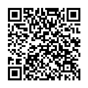 那在地面400多米天空中漂浮着的巨大的怒风级的飞艇头一昂二维码生成