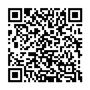 那座石像的目标终于锁定在了冷轩和冷二的身上二维码生成