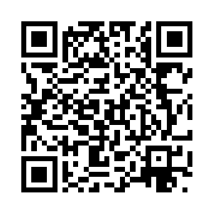 那是一对戴在法兰卡少校手上的钢爪二维码生成