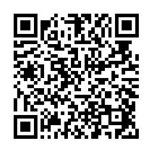 那温热的体温和结实的肌肉摆明着就是一个男人二维码生成