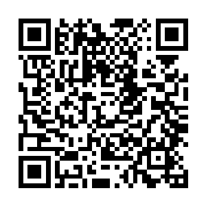 那漂浮在空中的那块玉牌突然飞向了左侧的那具木乃伊二维码生成