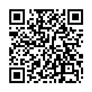 那熟悉又陌生的感觉让眼里的热意更加的明显二维码生成