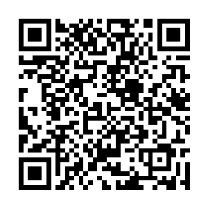 那矗立在前方的人形雕像忽然传出一声细微的声响二维码生成