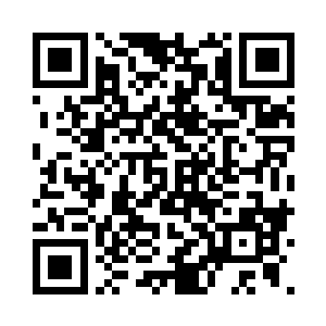 那种刚硬的身姿完全表达了这些男人的情绪二维码生成