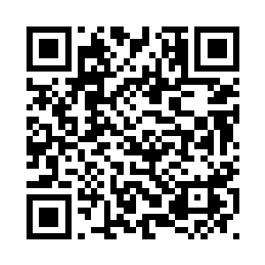 那赤红光影也激射到了愤怒的身边二维码生成