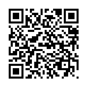 那邻居摊主一脸羡慕地望着他的背影二维码生成