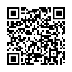 那银发男子显然没有注意周围的其他人二维码生成