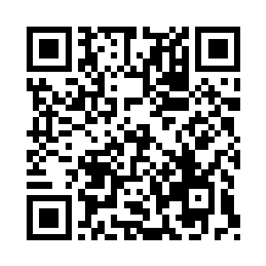 那青衫男子转身已对着那女人射出几点青芒二维码生成