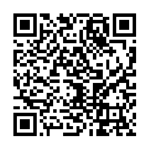 那黑色长袍男子的身体瞬间就是化作一团黑光消失在了原地二维码生成