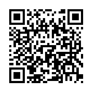 邵华进门看到Abel指着楼上书房的位置二维码生成