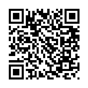 醒心跟小杰布在车里吹着空调等着二维码生成