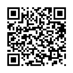 金袍男子体内溢出了雄浑的真龙之气二维码生成