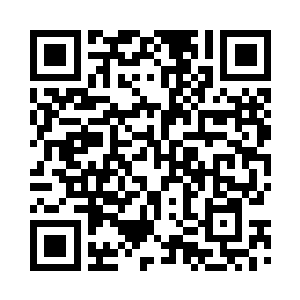 钟池春低垂眉眼坐在闻大夫人的面前二维码生成