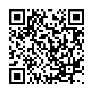 钱多多带着三四位女销售站在门口齐齐地喊着二维码生成