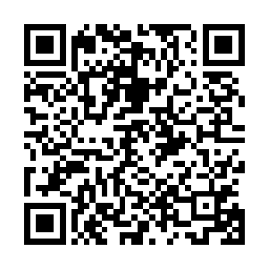 银灰色的涂装与威武的舰炮引来了周围民船的阵阵汽笛长鸣二维码生成
