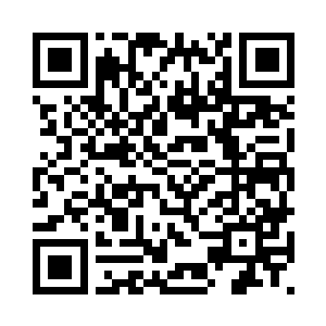 锦尘视线落在低头不语的宇文笑笑二维码生成