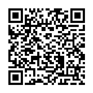 镇子里最显眼的建筑就是一座充满年代气息的酒馆了二维码生成